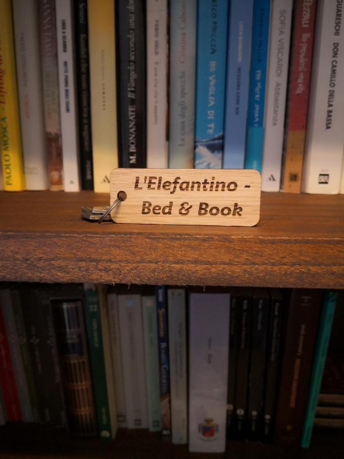 לינה וארוחת בוקר Roccasparvera L'Elefantino - Bed And Book מראה חיצוני תמונה